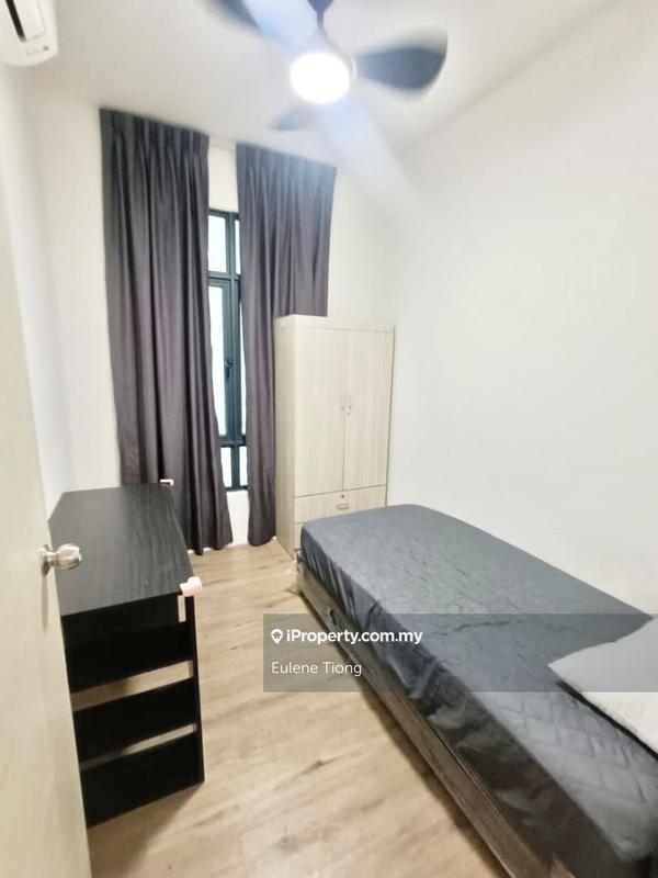 For Rent - Sapphire On The Park