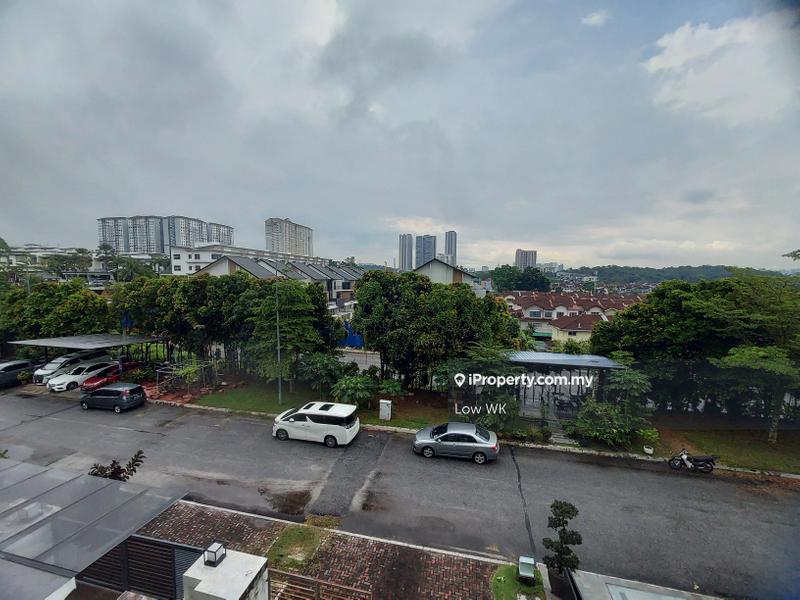 2.5-storey Terraced House for Sale in Taman Bukit Serdang, Seri Kembangan by Low WK - iProperty.com.my