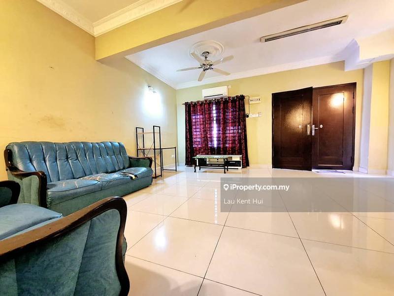 Rumah Teres 2-Tingkat untuk Dijual di Taman Pinggiran Putra, Seri Kembangan oleh Lau Kent Hui - iProperty.com.my