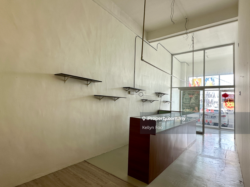 Kedai untuk Disewa di Plaza Semabok, Semabok oleh Kellyn Foo - iProperty.com.my