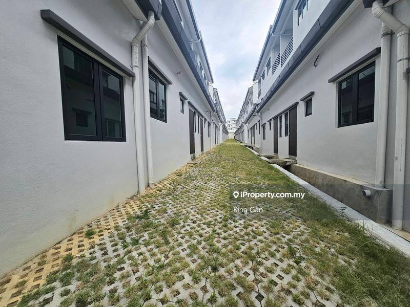 Rumah Berangkai 3 Tingkat untuk Dijual di Batu 9, Cheras oleh King Gan - iProperty.com.my