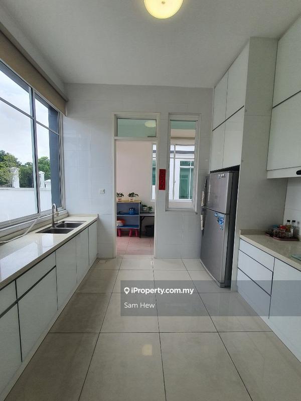 Rumah Berangkai 2 Tingkat untuk Dijual di Merrydale Eco Majestic (Lake View,End Lot), Semenyih oleh Sam Hew - iProperty.com.my
