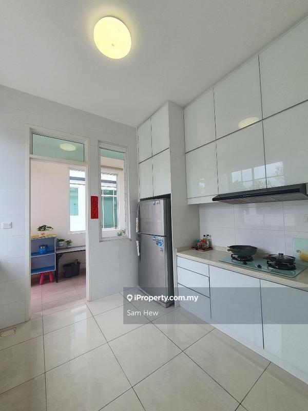 Rumah Berangkai 2 Tingkat untuk Dijual di Merrydale Eco Majestic (Lake View,End Lot), Semenyih oleh Sam Hew - iProperty.com.my