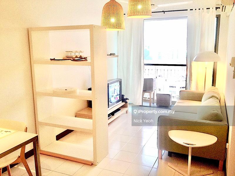 Residensi Servis untuk Dijual di Ritze Perdana 1 oleh Nick Yeoh - Living Room - iProperty.com.my