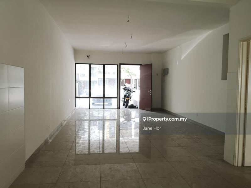 Townhouse for Sale in 16 Sierra, Puchong by Jane Hor - iProperty.com.my