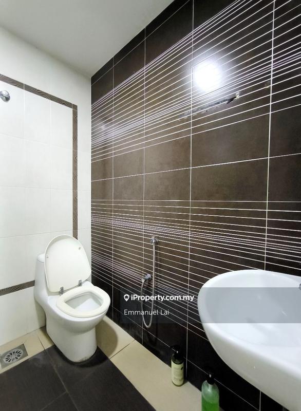 2.5-storey Terraced House for Sale in TTDI End Lot House With 9 Feet Extra Land, Taman Tun Dr Ismail by Emmanuel Lai - iProperty.com.my