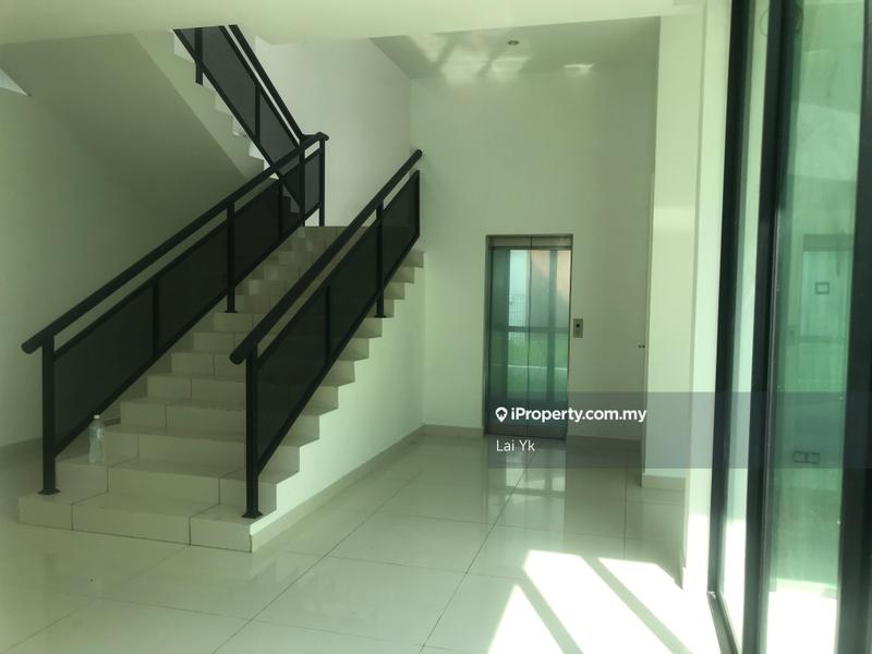 Bungalow House for Sale in Subang Heights, Subang Jaya by Lai Yk - iProperty.com.my