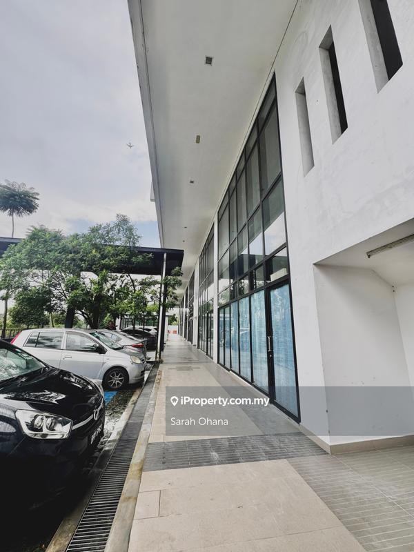 For Rent - En Bloc 3.5 Storey Retail and Office Lot @ CBD Perdana 3