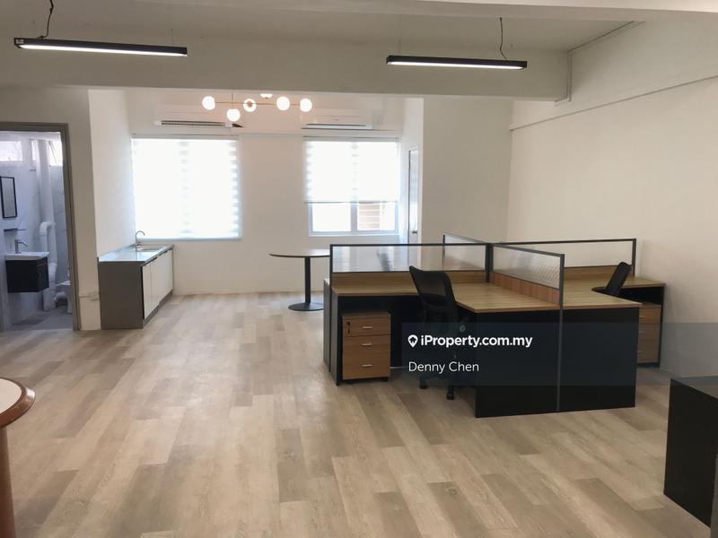 For Rent - Desa Aman Puri Office With Furnished For Rent