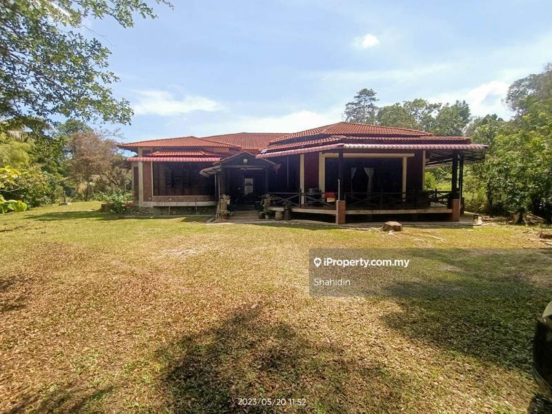 very nice and spacious bungalow