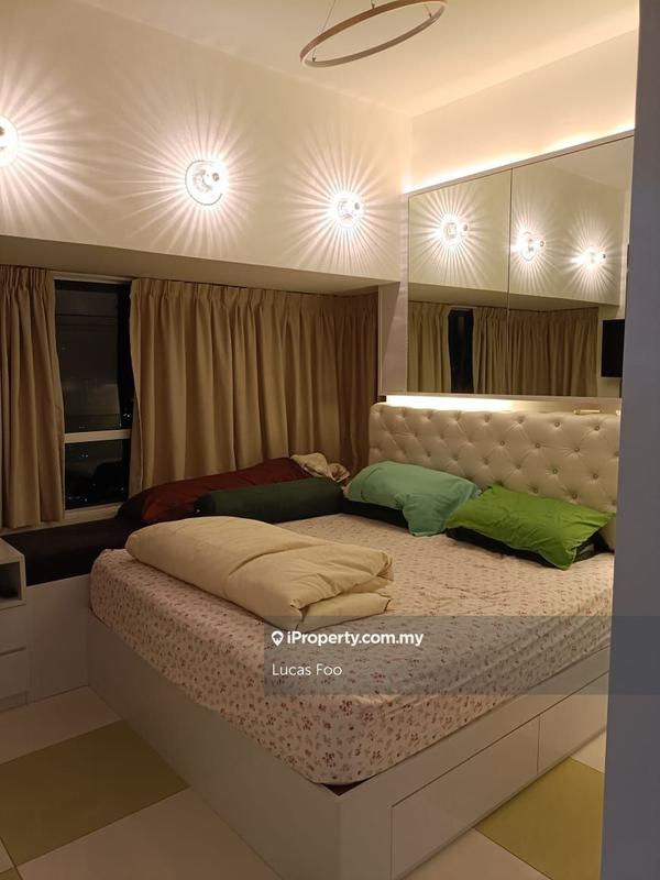 For Sale - University Place (Plaza Ivory)