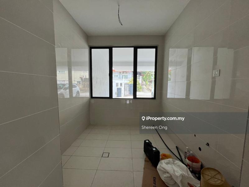4.5-storey Terraced House for Sale in Kelab Ukay Residence, Ampang by Shereen Ong - iProperty.com.my