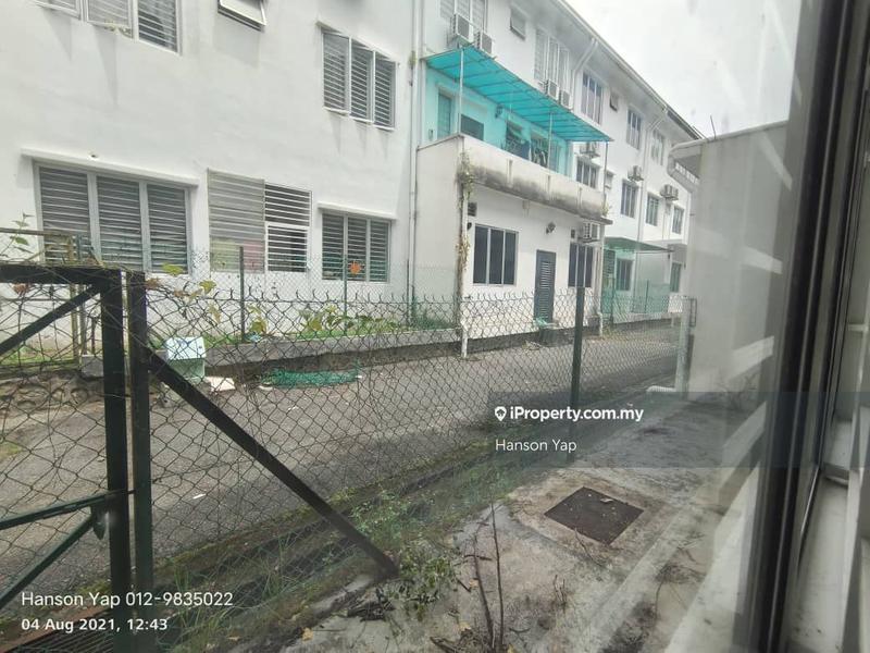 Rumah Berangkai 3 Tingkat untuk Dijual di Taman Mesra Utama, Seri Kembangan oleh Hanson Yap - iProperty.com.my