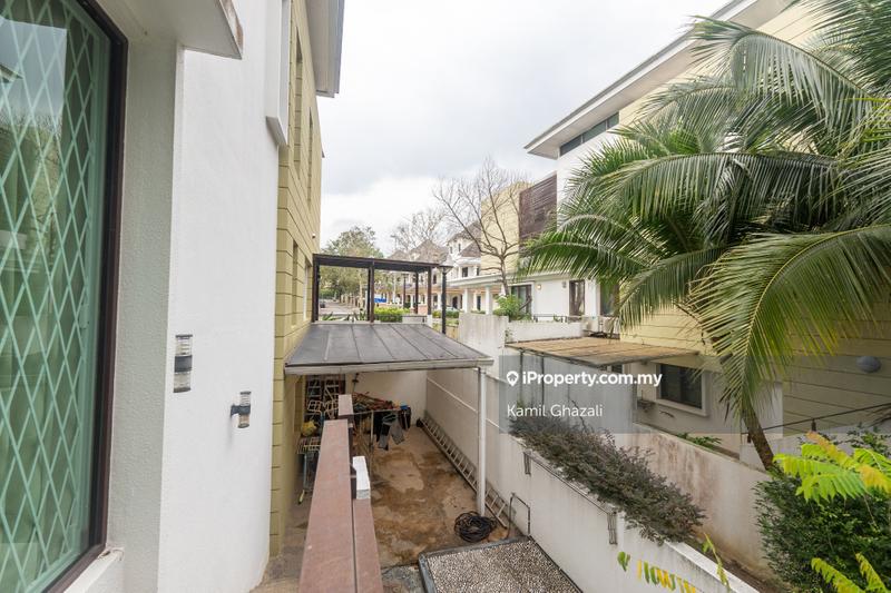 Semi-Detached House for Sale in LAKE VIEW Yara Twinvilla 2.5 Storey Semi-D House, Presint 8 by Kamil Ghazali - iProperty.com.my