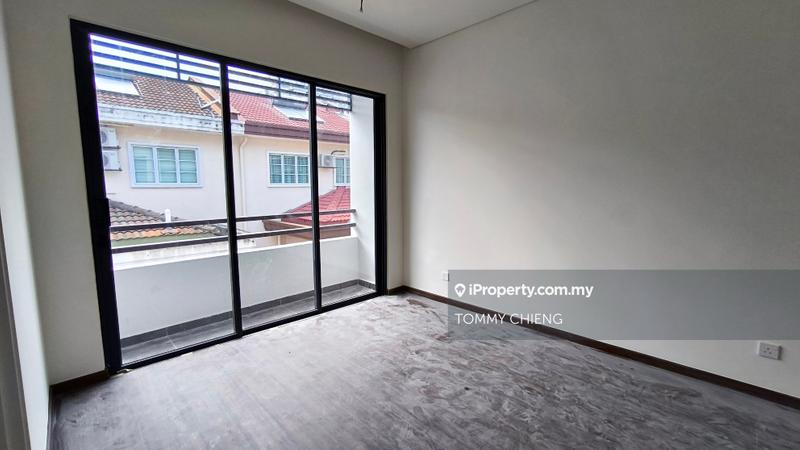 Rumah Berangkai 3 Tingkat untuk Dijual di Happy Garden, Kuchai Lama oleh TOMMY CHIENG - iProperty.com.my
