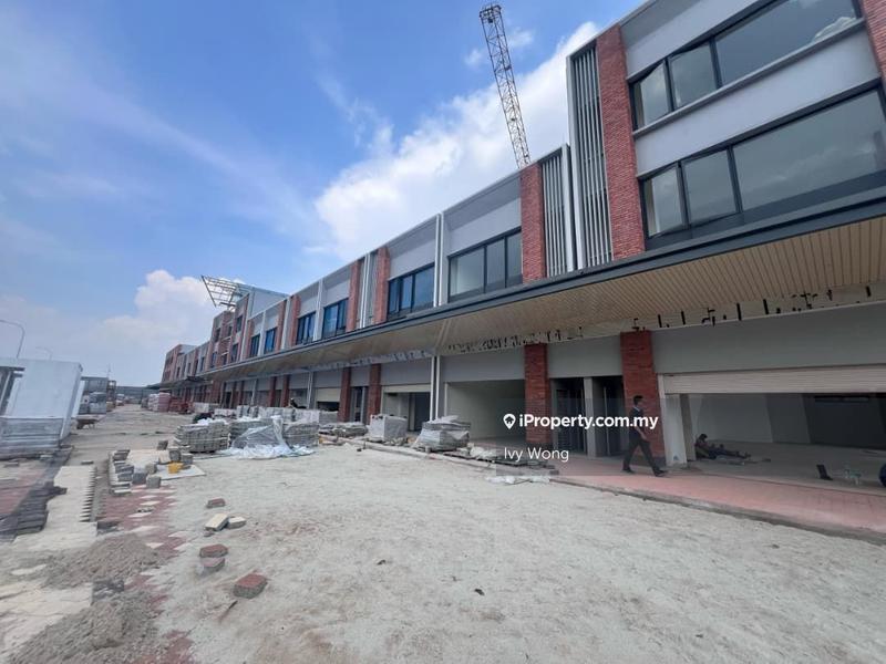 For Rent - Gamuda Cove, Townsquare, Ground floor shoplot for rent Dengkil, Sepang