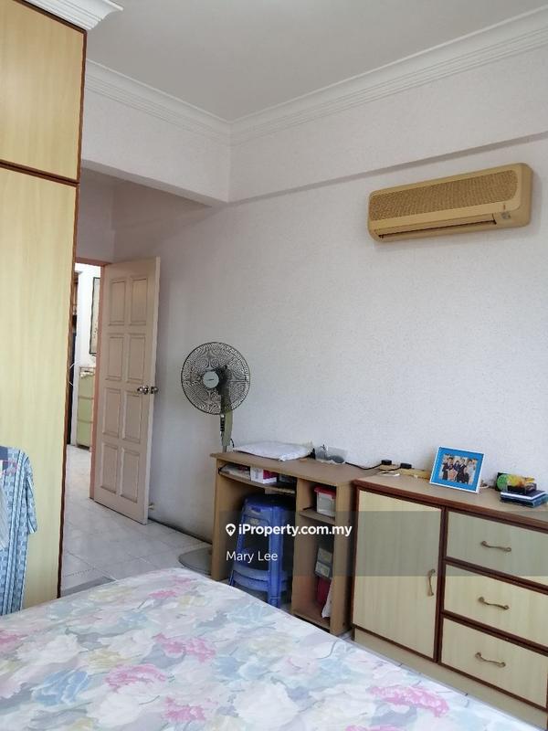 Apartment for Sale in Sinar Bukit Dumbar by Mary Lee - master bedroom - iProperty.com.my