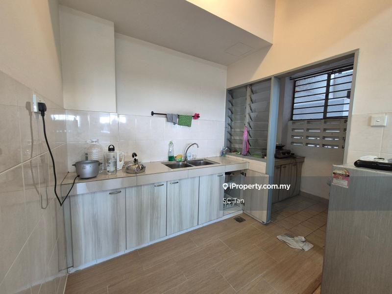 Condominium for Sale in Lagoon Suites by SC Tan - iProperty.com.my