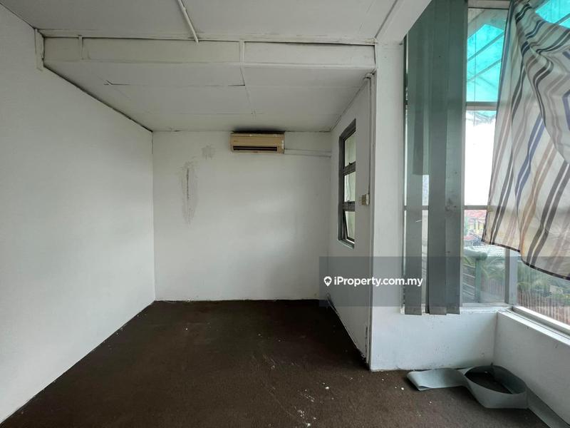 Shop for Sale in Tampoi, Johor by Cora Loh - iProperty.com.my