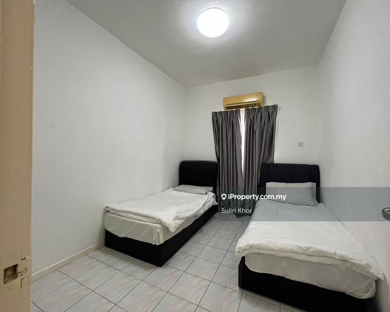 Rumah Berkembar untuk Dijual di Bandar Putra Permai, Seri Kembangan oleh Sulin Khor - iProperty.com.my