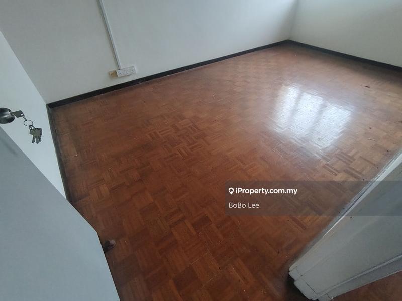 Rumah Berangkai 2 Tingkat untuk Dijual di Taman Overseas Union (Taman Oug), Jalan Klang Lama (Old Klang Road) oleh BoBo Lee - iProperty.com.my