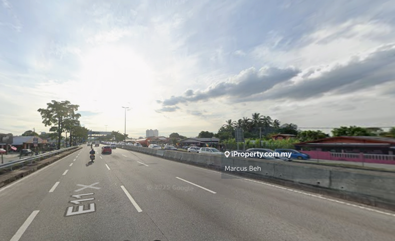 For Rent - Batu 13 Commercial Zone ( 122x393 ) E11 main road , Kg Tengah PUCHONG