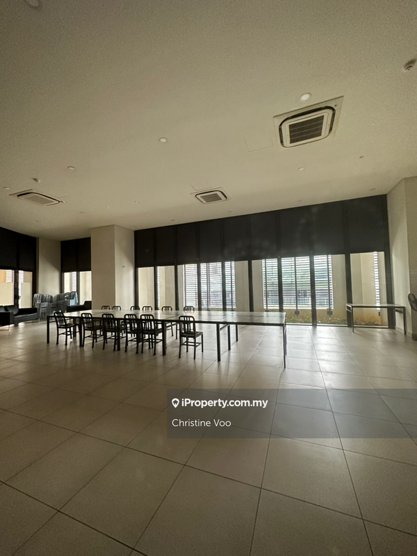 For Rent - 6 CapSquare