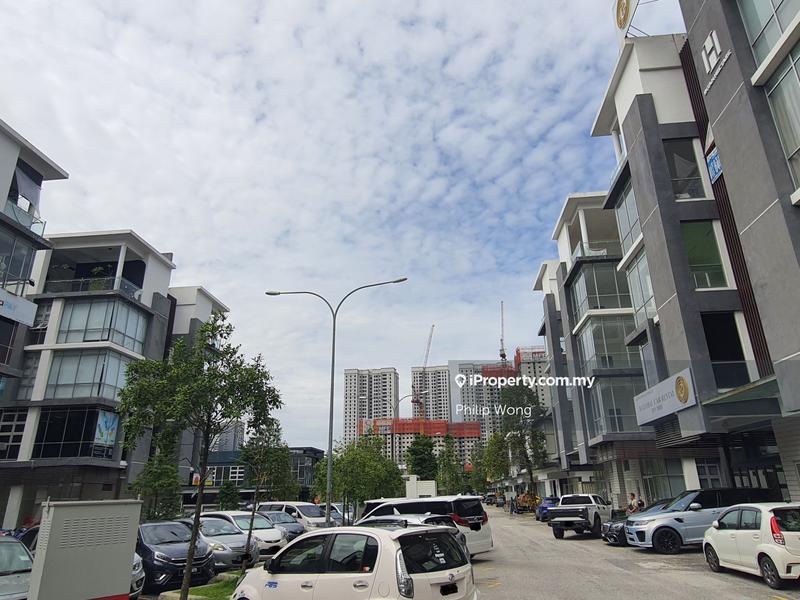 Shop / Office untuk Disewa di Taman Equine, Seri Kembangan oleh Philip Wong - iProperty.com.my