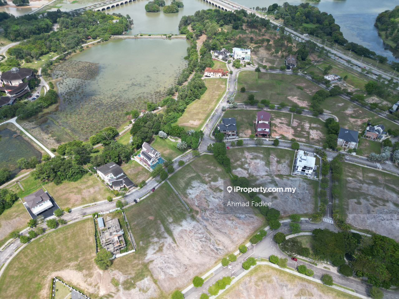 Banglo Tanah untuk Dijual di Presint 11, Presint 11 oleh Ahmad Fadlee - iProperty.com.my