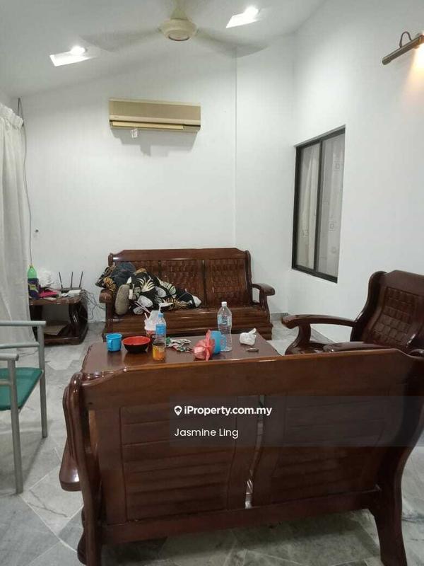1.5-storey Terraced House for Sale in Bk2, Bandar Kinrara, Bandar Kinrara by Jasmine Ling - Living Room - iProperty.com.my