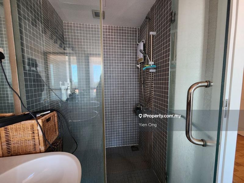 For Sale - Ara Hill Condominium