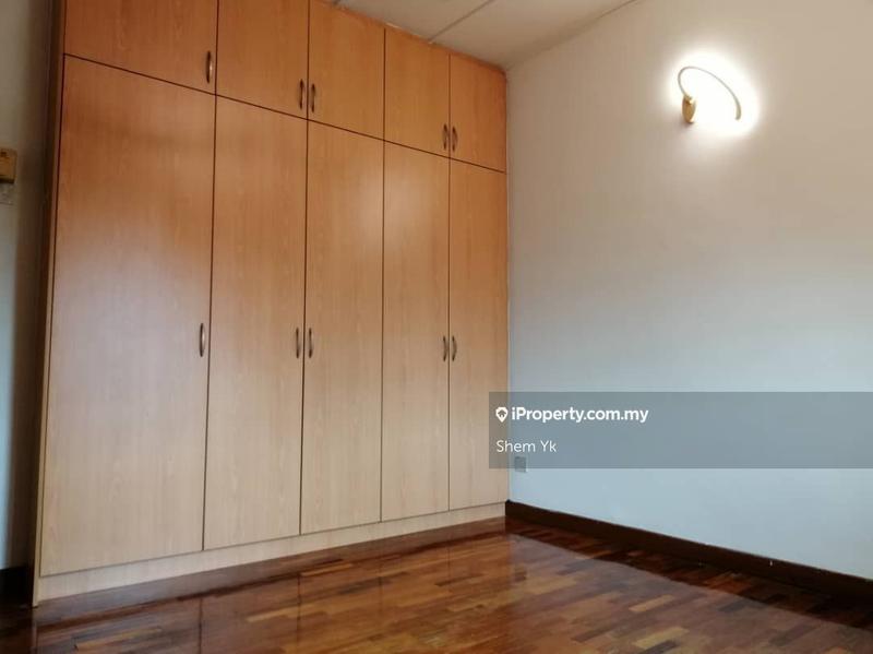 Rumah Teres 2-Tingkat untuk Dijual di Taman Puchong Utama 10, Puchong oleh Shem Yk - iProperty.com.my