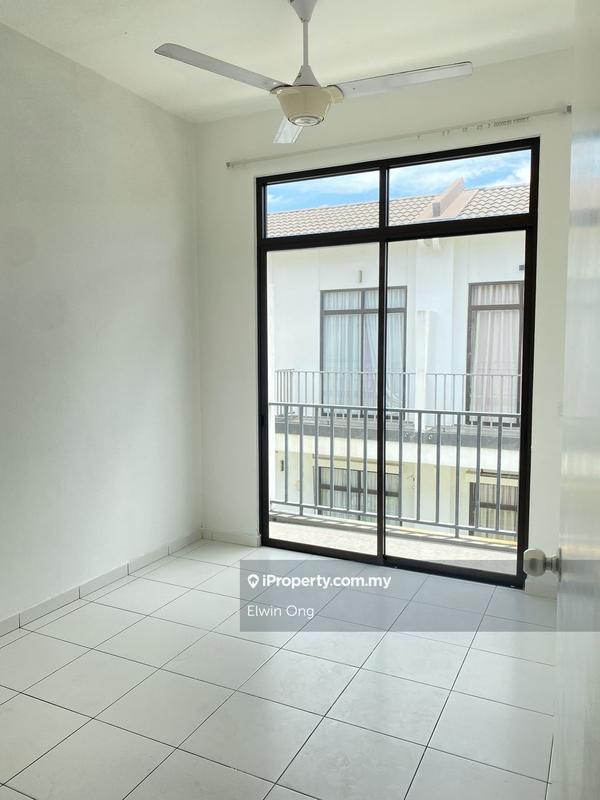 Rumah Teres 2-Tingkat untuk Dijual di Eco Grandeur Graham ( Type C )Facing Garden, Puncak Alam oleh Elwin Ong - iProperty.com.my