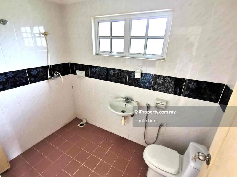 Bungalow House for Sale in College Heights Garden Resort, Setul by Danilo Lim - iProperty.com.my