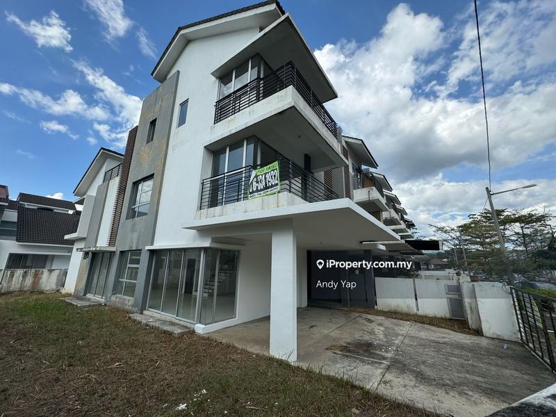 3-storey Terraced House untuk Dijual di Kota Emerald, Rawang oleh Andy Yap - iProperty.com.my