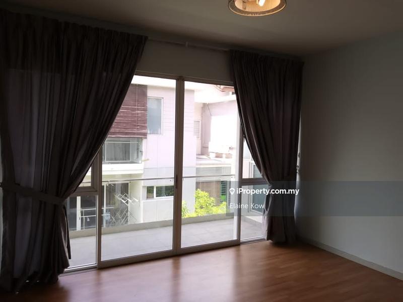 Townhouse for Sale in Petaling Jaya, Selangor by Elaine Kow - iProperty.com.my
