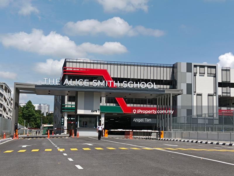 Banglo Tanah untuk Dijual di Taman Equine, Seri Kembangan oleh Angel Tan - iProperty.com.my