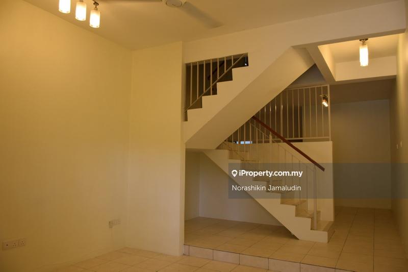 Townhouse for Sale in Kayu Ara, Selangor by Norashikin Jamaludin - iProperty.com.my