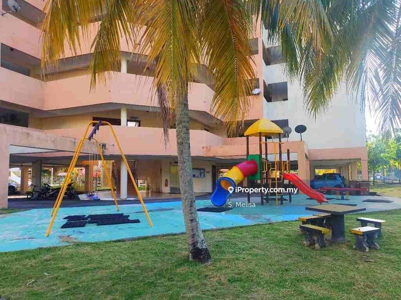 Apartment for Sale in Tiara Beach Resort by S. Melisa - iProperty.com.my
