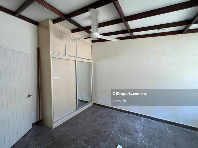 Banglo untuk Dijual di Seksyen 4, Petaling Jaya oleh Leow Yb - iProperty.com.my