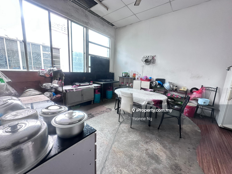 Shop-Office for Sale in Mutiara Mas 3 Storey Shophouse, Skudai by Yvonne Ng - iProperty.com.my