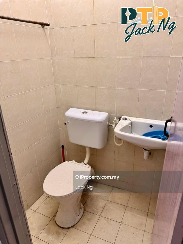 Townhouse for Rent in Pangsapuri Mawar Indah, Butterworth by Jack Ng - Bathroom - iProperty.com.my