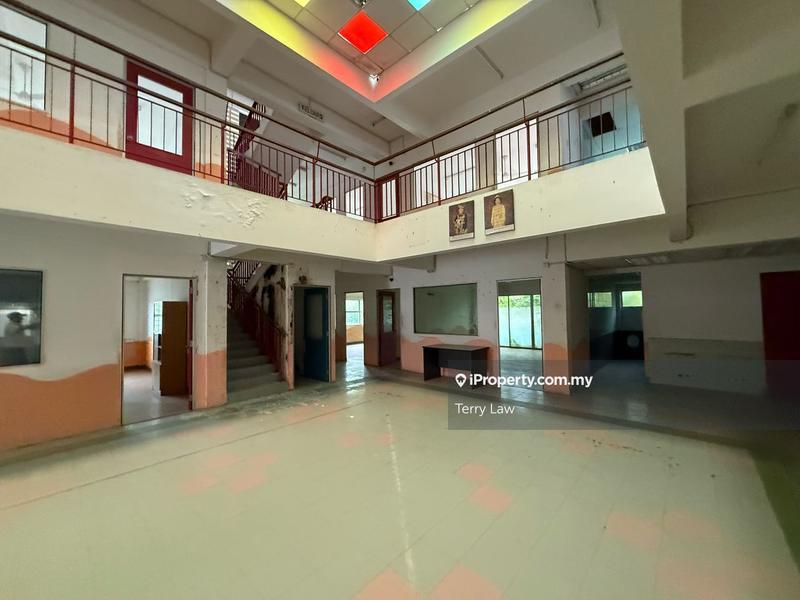 Bungalow House for Sale in Taman Ampang Utama, Ampang by Terry Law - iProperty.com.my