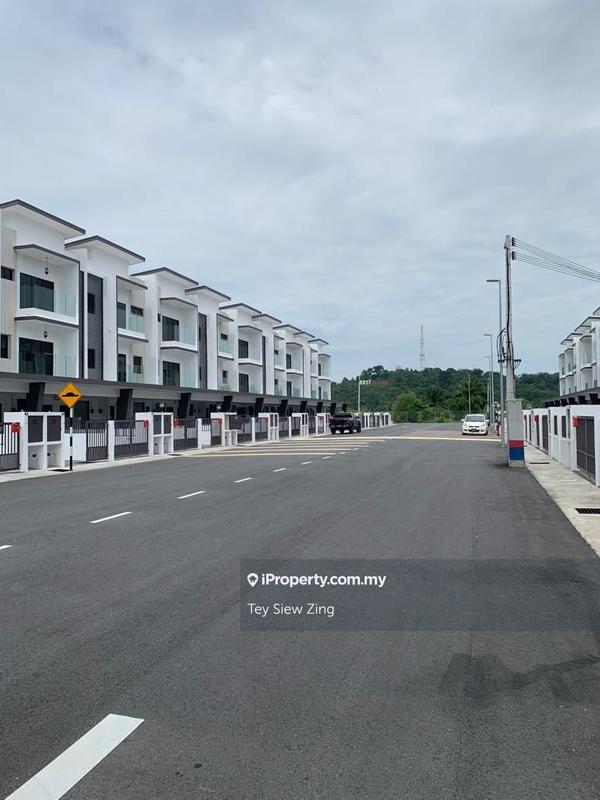 Rumah Bandar untuk Dijual di 28 Residency, Salak Tinggi, Sepang, Sepang oleh Tey Siew Zing - iProperty.com.my