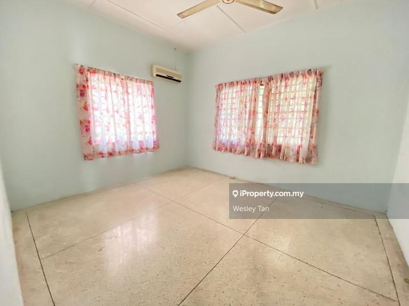 Bungalow House for Sale in CORNER Lot Klebang Single Storey Bungalow, Klebang by Wesley Tan - iProperty.com.my