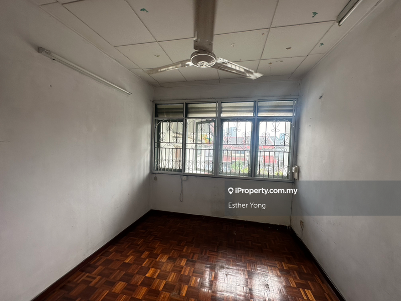 Rumah Berkembar untuk Dijual di Taman Danau Desa, Taman Desa oleh Esther Yong - iProperty.com.my