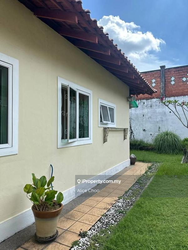 Banglo untuk Dijual di Taman Sunrise, Kluang oleh Alice Choo - iProperty.com.my