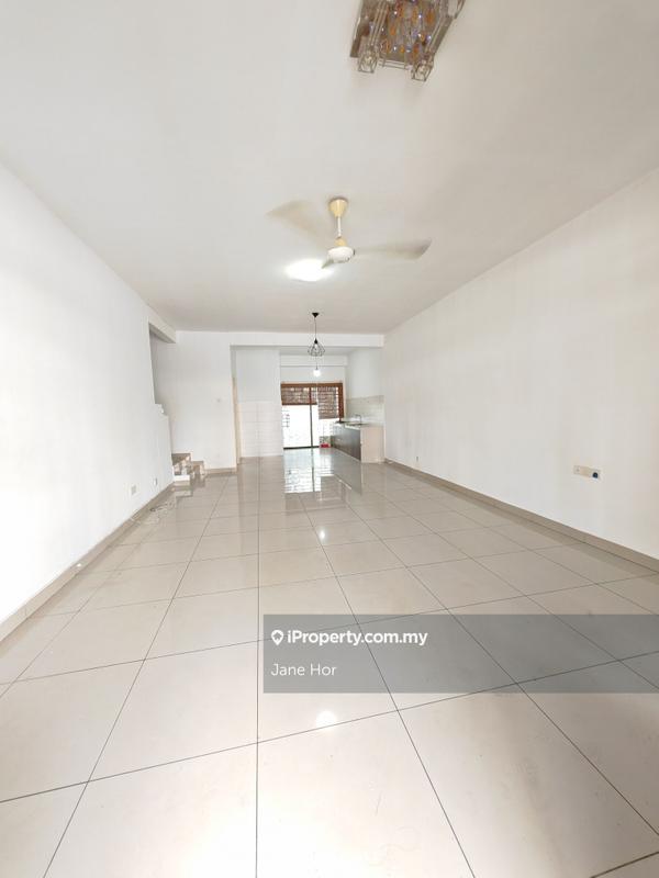 Townhouse for Sale in 16 Sierra, Puchong by Jane Hor - iProperty.com.my