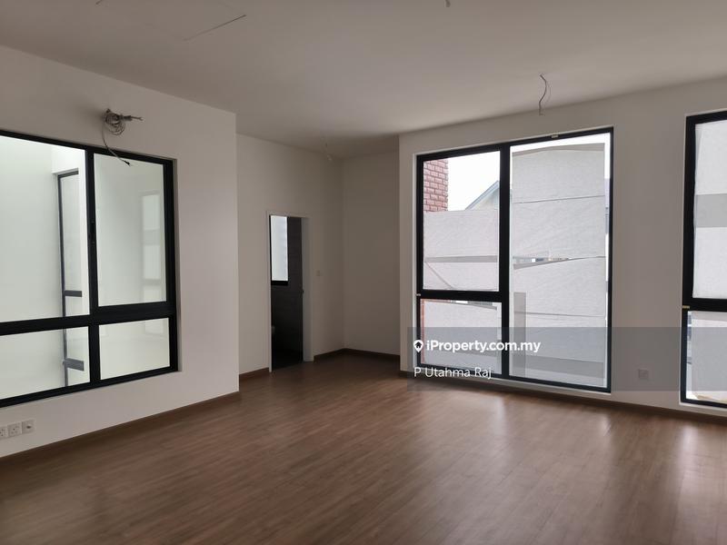 3-storey Terraced House for Sale in Telok Panglima Garang, Selangor by P Utahma Raj - iProperty.com.my