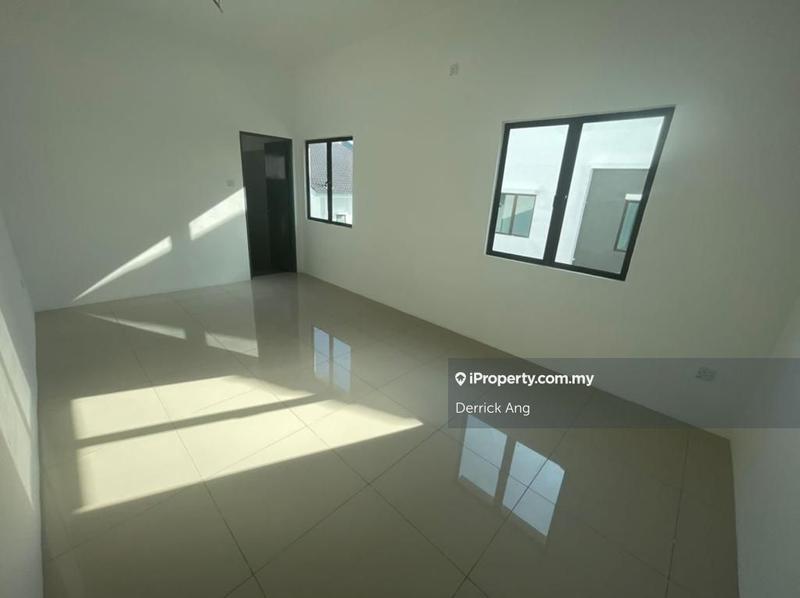 Semi-Detached House for Sale in Taman Scientex Rawang, Rawang by Derrick Ang - iProperty.com.my